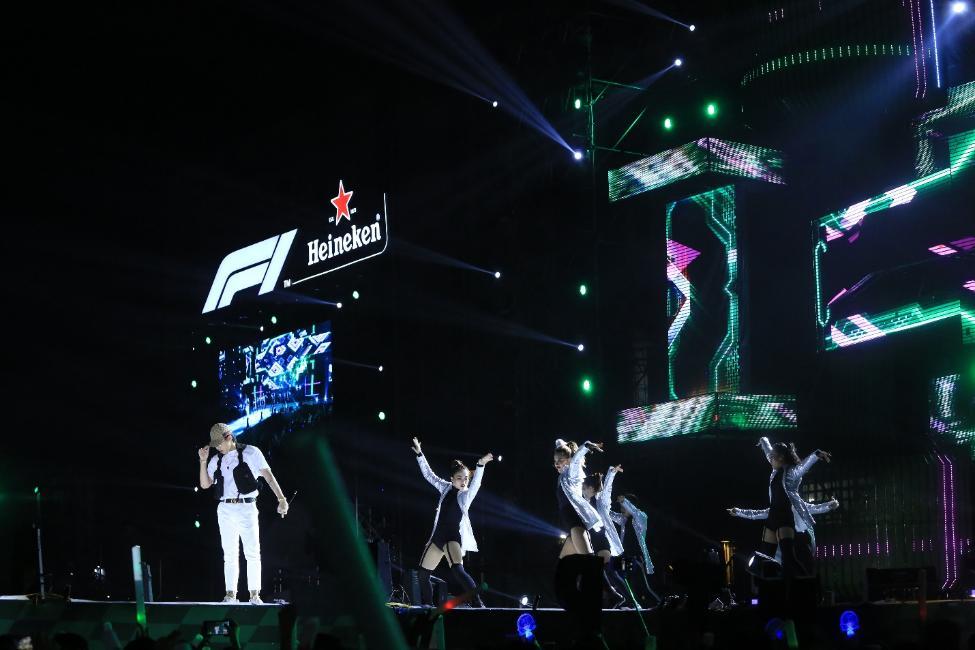 Hơn 10.000 fan hâm mộ hòa cùng tay đua F1 tại TP.HCM - i4dJkRnsD0Wuc3y7KzAz2ivajVx697foKS5jQByXwDTuYP7K6BtQDozef8fhMBOuLrmZWybsLJapzQTasi 19f6mm lLbseHxAWpTV1zaXUk9f33LI1lyP52UhvD af7eSUIAguU LYl2mJGdQ