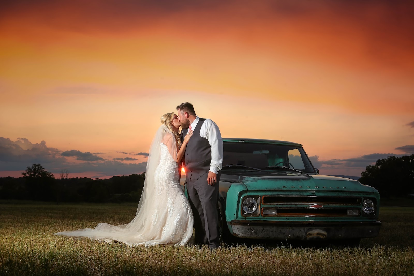 Truck as wedding transport - Minstrel Court