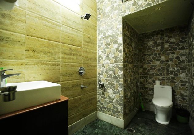 washroom - The Hosteller, Saket Delhi