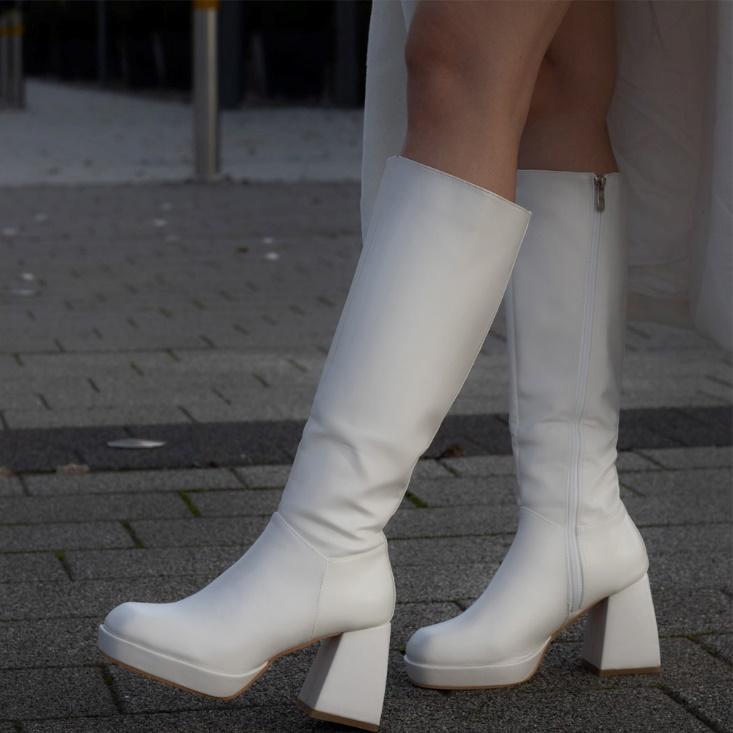 How To Wear Platform Boots, Cutest Winter Fashion Trend!