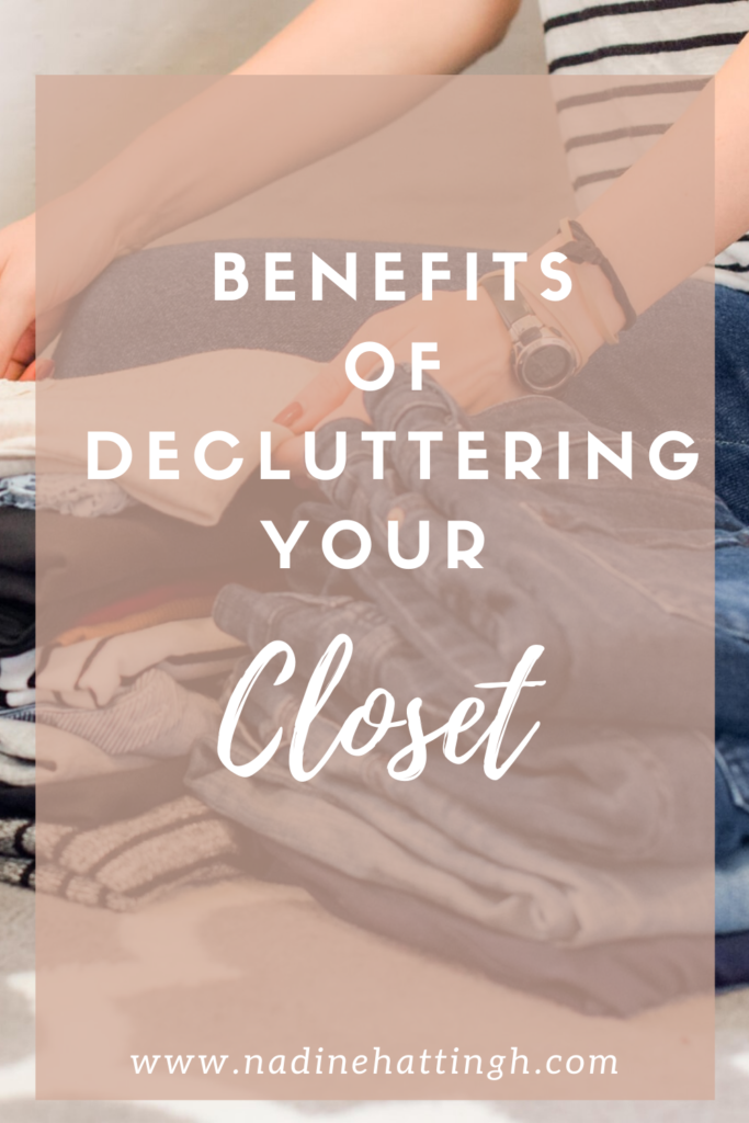 The benefits for decluttering your closet includes: saving time, having space in your closet, reduce stress, being present. Let me show you how to I am going to declutter my closet.
