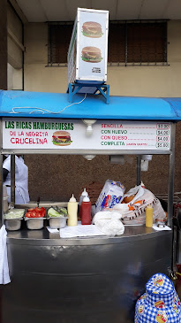 Opiniones de Las ricas hamburguesas de la negrita Crucelina en Guayaquil - Hamburguesería