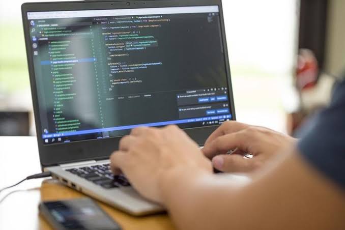 5 reasons to pursue a career in programming