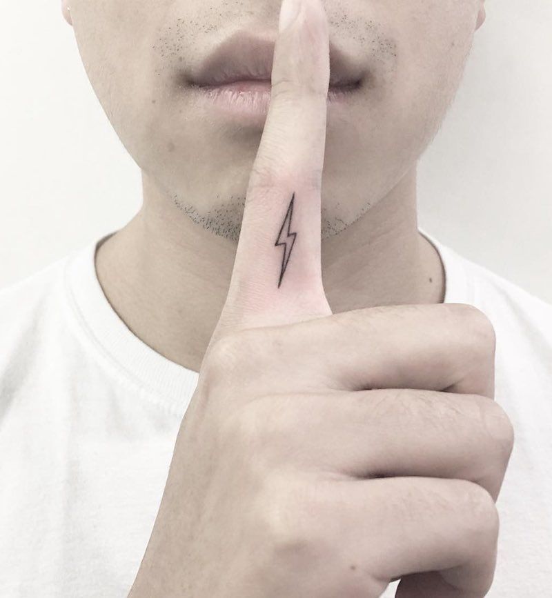 ลายสักสายฟ้าเล็กๆ1