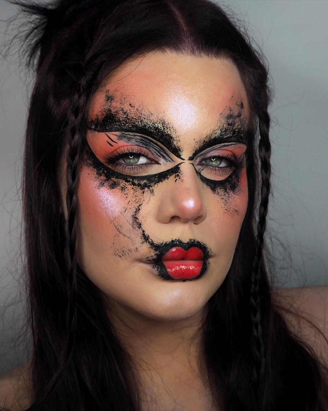 Anti-Mascara Creative Makeup