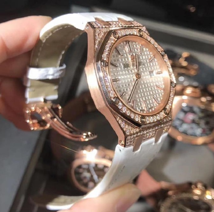 Đồng hồ Audemars Piguet chế tác vàng nguyên khối 18K kim cương thiên nhiên