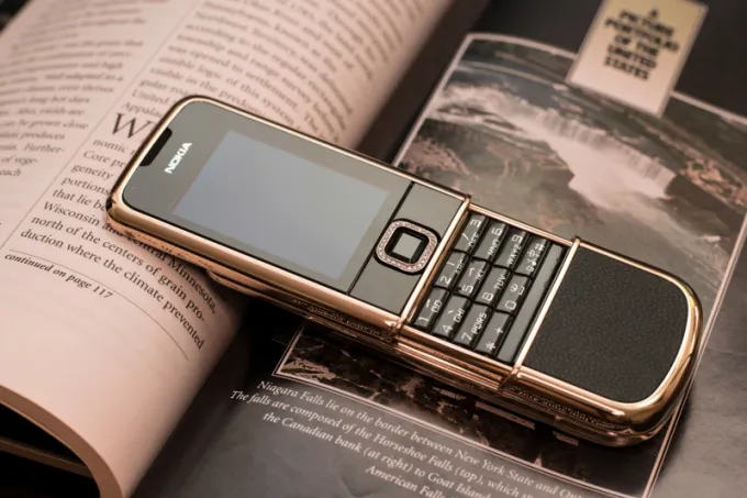 Nokia 8800 mang nét cổ điển nhưng đẳng cấp cho ai sở hữu | Hoàng Luxury