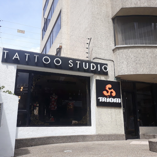 TRIOM Tattoo Studio - Tatuajes Norte de Quito - Quito