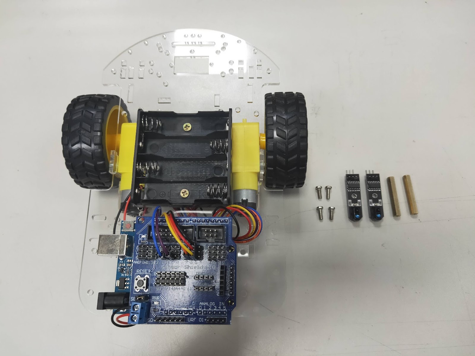 Arduino 自走車教學系列 - 單元(三)循線與避障