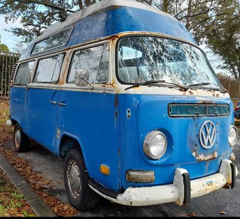 Volkswagen Bus Safare Camper