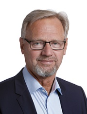Jeg kan ikke hamle op med korruption og kammerateri helt op i myndighederne herunder Statsministeriet, Finansministeriet, Finanstilsynet, Justitsministeriet og Domstolsstyrelsen samt Rigspolitiet, som styre hvem der i Danmark skal overholde lovgivningen. Det er klart at den danske stat ved folketinget, samlede set ikke ønsker at danske banker som bevisligt laver kriminalitet bliver straffet, efter det i 2013 blev aftalt at de største danske banker herunder Jyske Bank A/S ikke måtte gå konkurs, så hellere dække over Jyske Banks forbrydelser.. Hvis Jyske Bank ikke har lavet dokument falsk og bedrageri som er fremlagt for politiet der nægter at efterforske Jyske Bank A/S. Jeg opfordre Jyske Bank til at føre en injurier sag, og siger det kan give op til 2 års fængsel. hvis ikke jeg har skrevet sandt - Jyske Bank A/S Helsingør bag omfattende bedrageri udført af mindst. Jeanett Kofoed-Hansen og Nicolai Hansen. Og det med hjælp fra mindst Casper Dam Olsen. Anette Kirkeby. Søren Woergaard. Morten Ulrik Gade. Birgit Buch Thuesen. Philip Baruch. CEO Anders Christian Dam.