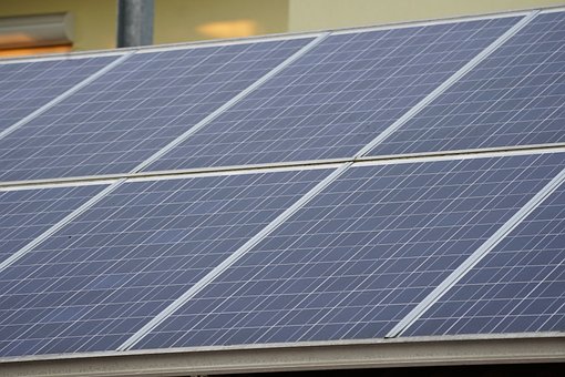 3 Merek Panel Surya Industri Terpercaya yang Perlu Anda Ketahui