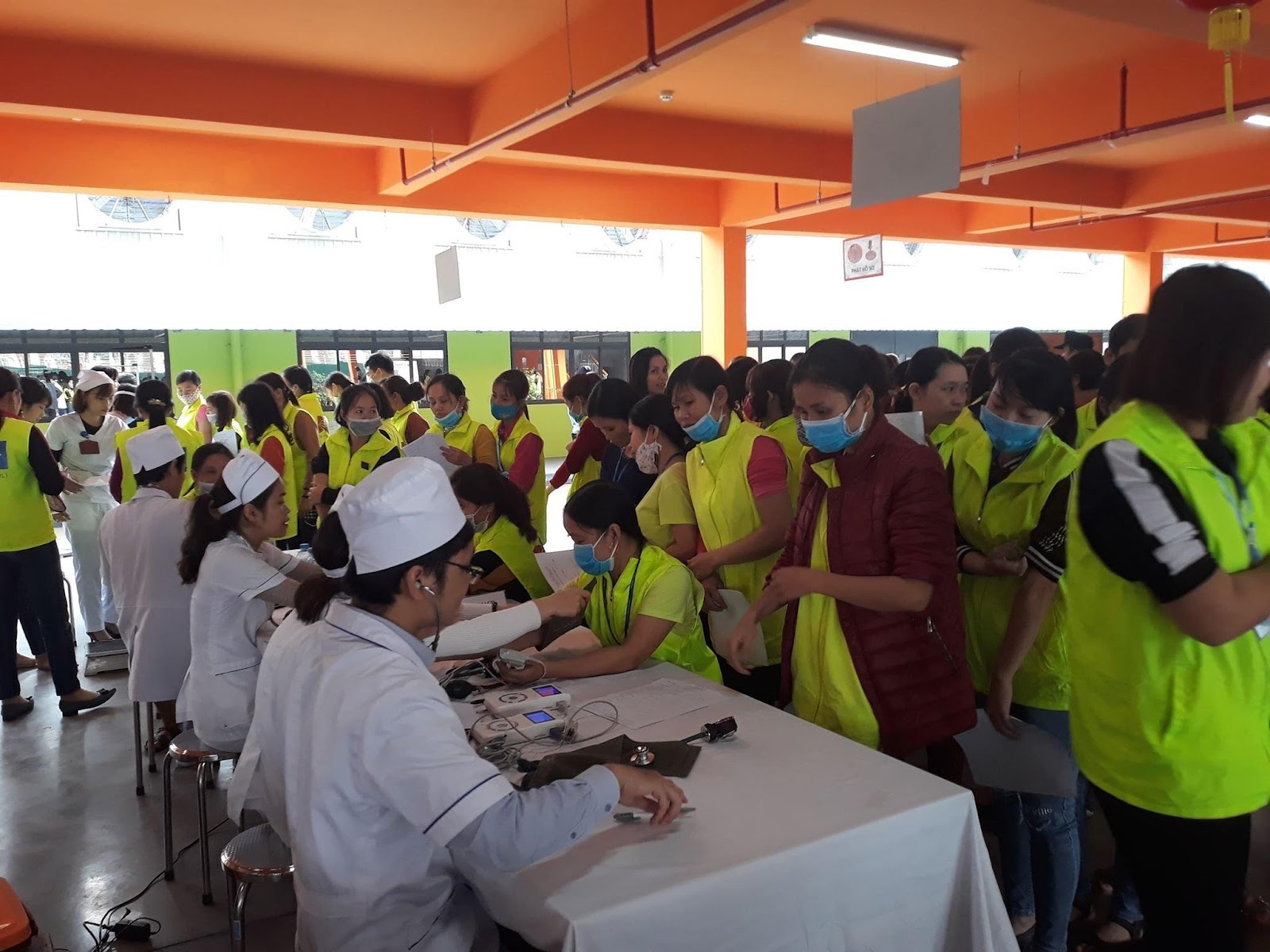 Khám sức khoẻ định kì cho gần 2000 công nhân công ty Yi Da Việt Nam