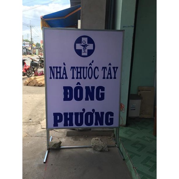 Biển quảng cáo đứng nhà thuốc tây