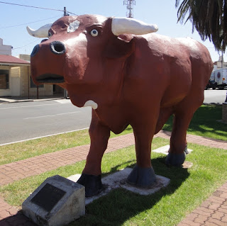 The big malle bull is a scuplture
