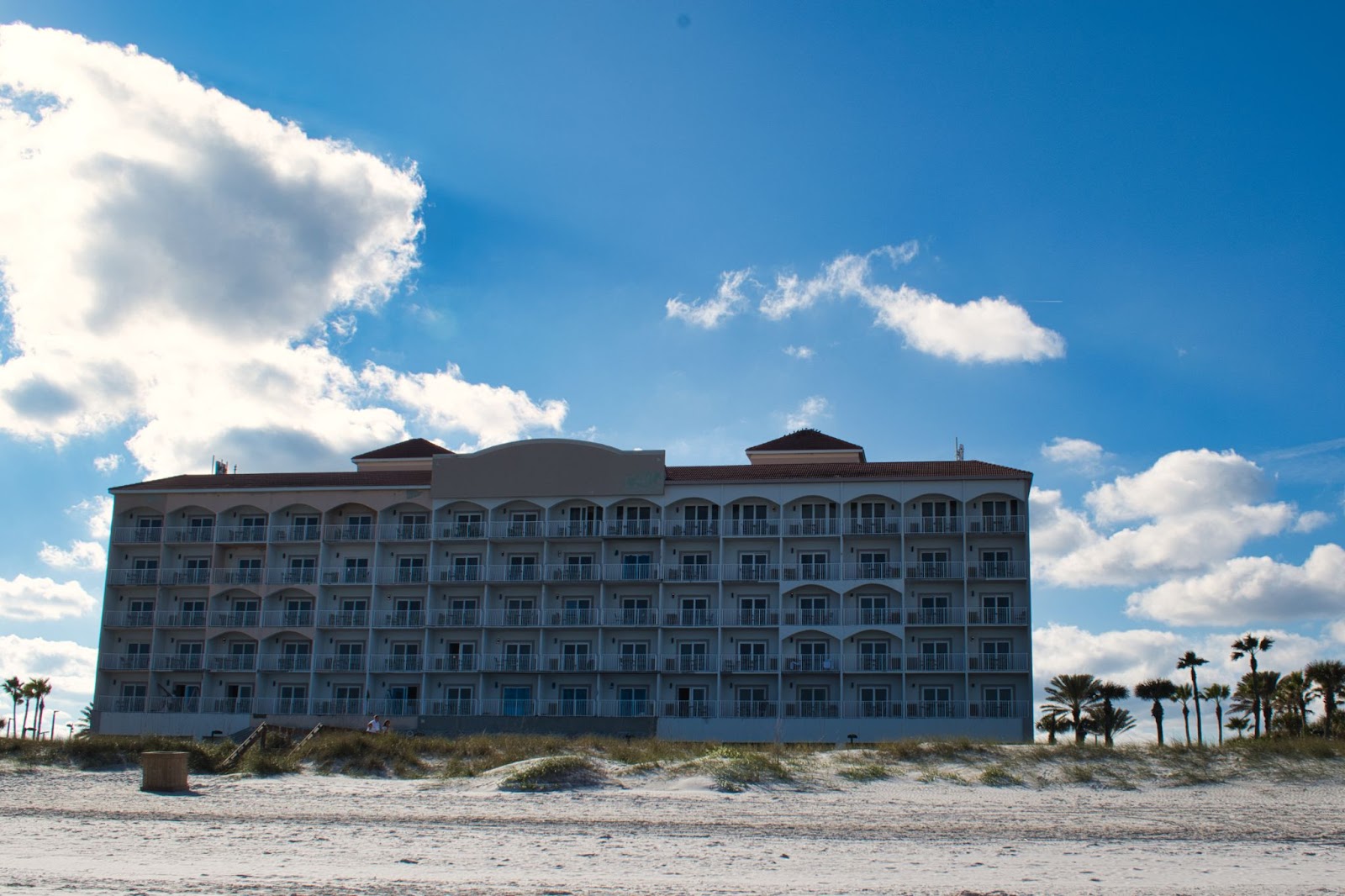 where to stay in Jacksonville, resorts in jacksonville fl, downtown jacksonville hotels, jacksonville hotels, jacksonville beach hotels, best hotels in jacksonville fl, courtyard marriott jacksonville beach, oceanfront hotels jacksonville fl, jax rentals, airbnb in jacksonville fl