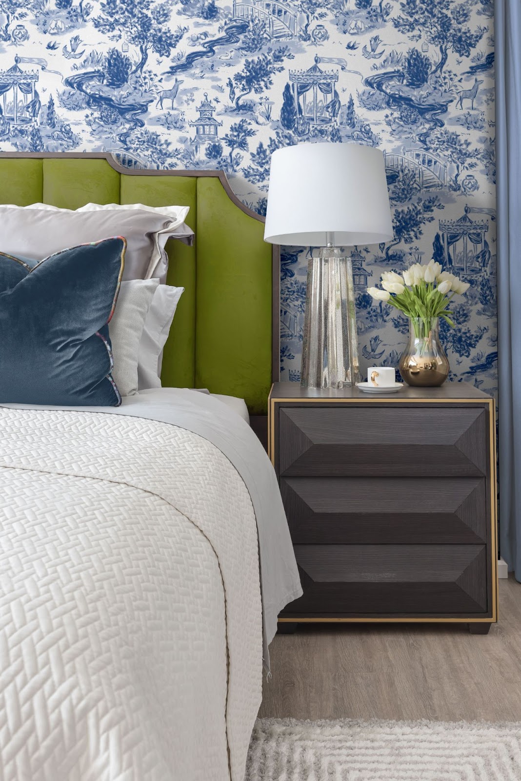 Blue and white is always right! The classic color pairing makes a fresh addition to almost any room, specifically in bedrooms. From light blue, to an inky indigo and deep navy, there’s a hue to suit every taste. Explore how to style a blue and white bedroom the SmithHönig way.