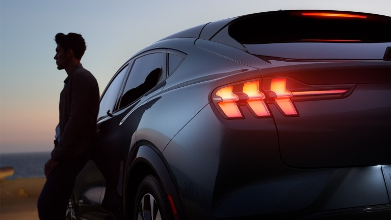 Ford mustang 2024 mach 8