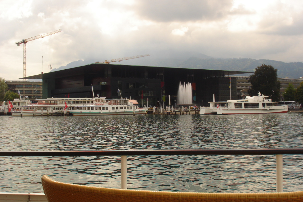 036390267-big.jpg