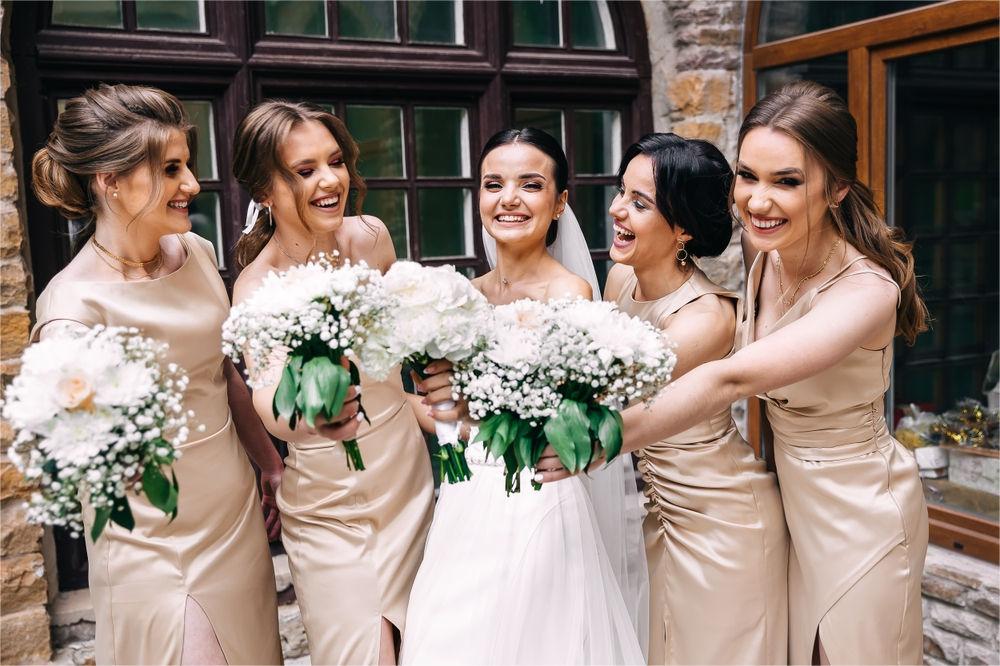 Wedding Entourage 101: How to Choose Your Bridesmaids