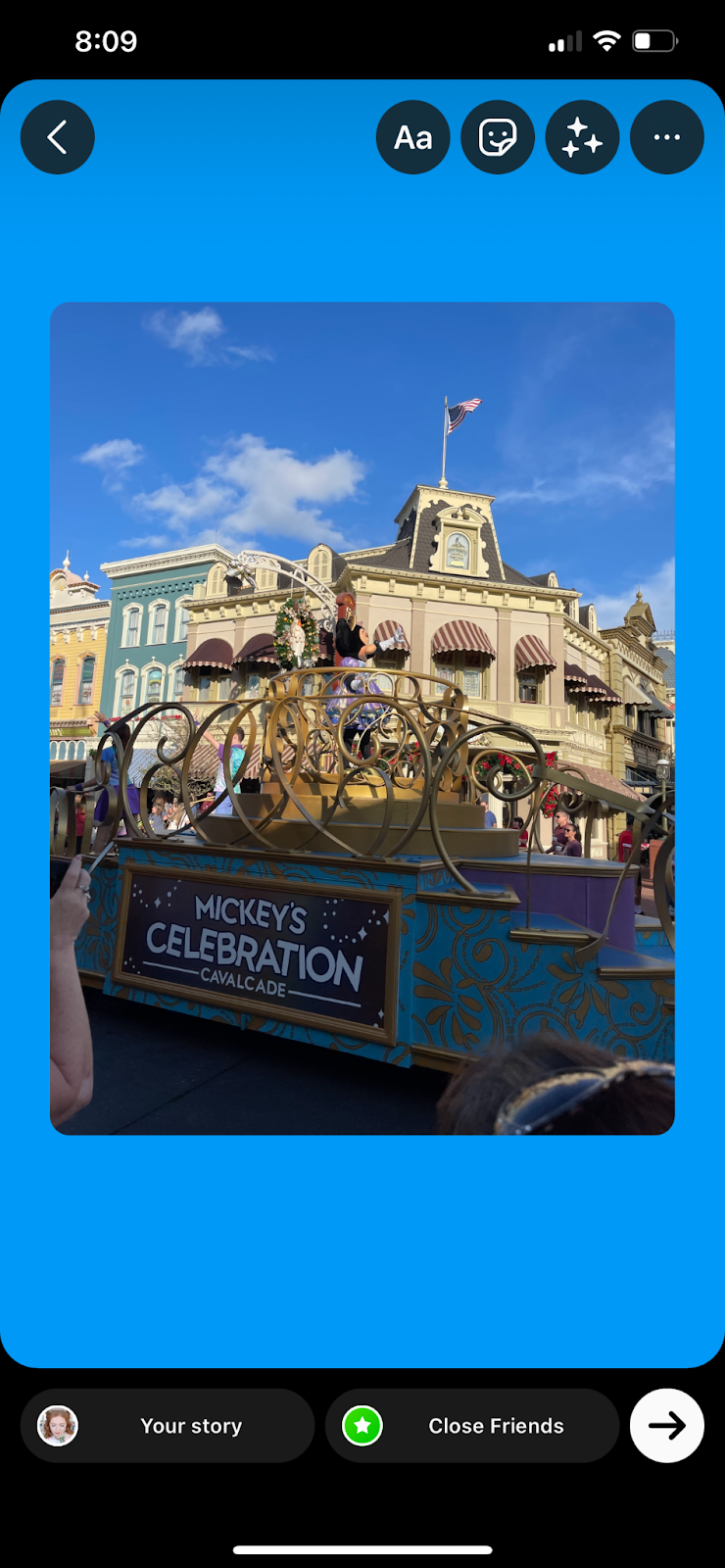 Foto de Disney con fondo azul en Instagram