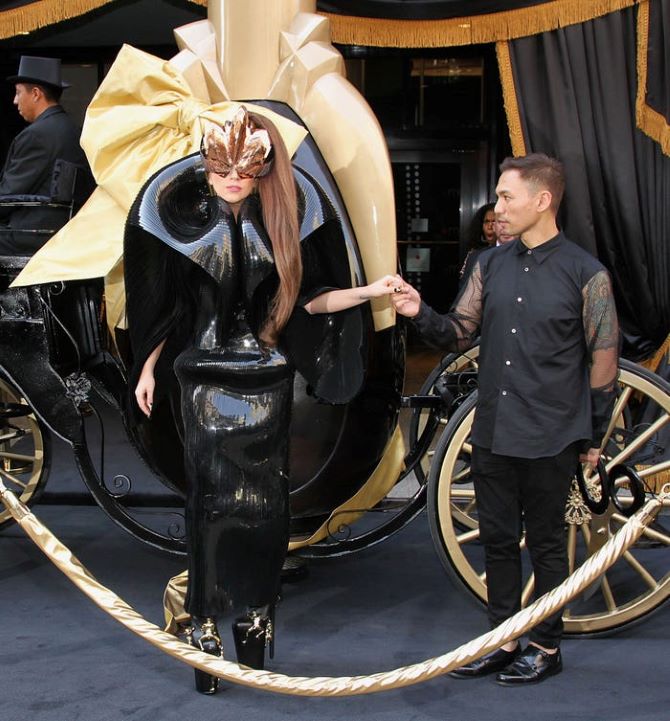 Die schockierendsten Outfits von Lady Gaga, in denen die Sängerin in der Öffentlichkeit auftrat 12