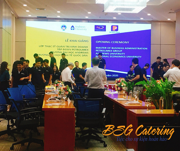 Tiệc fingerfood khai giảng lớp thạc sỹ QTKD(MBA)