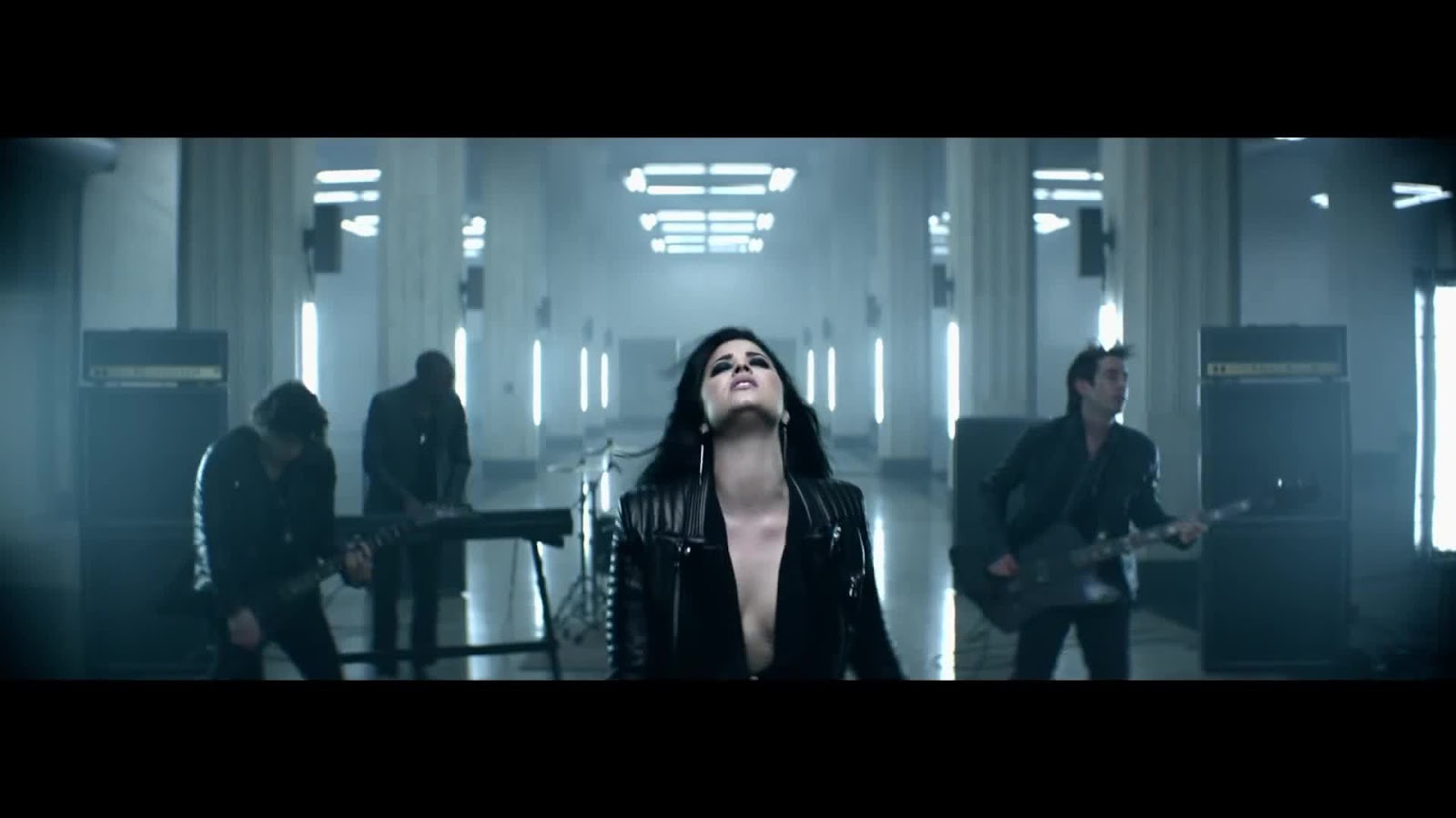 Demi-Lovato-Heart-Attack-Music-Video-demi-lovato-35687379-1920-1080.jpg