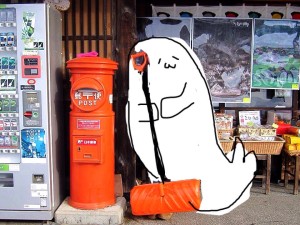 ポストと掃除するあざらし