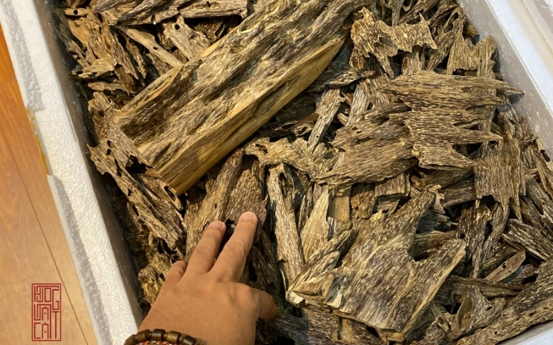 Cách phân biệt trầm hương tự nhiên qua quan sát