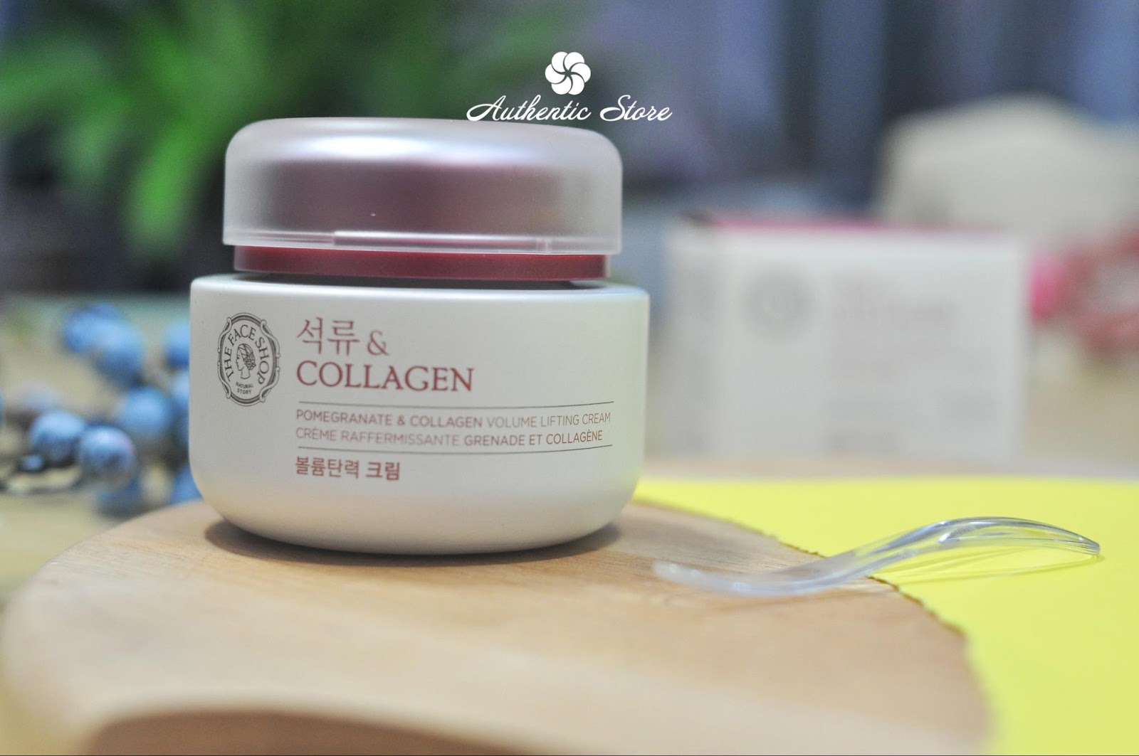 Kem dưỡng trắng chiết xuất lựu & collagen The Face Shop 