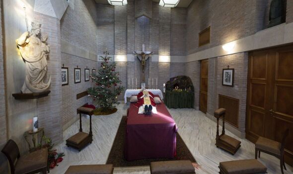 pope benedict xvi lying in state