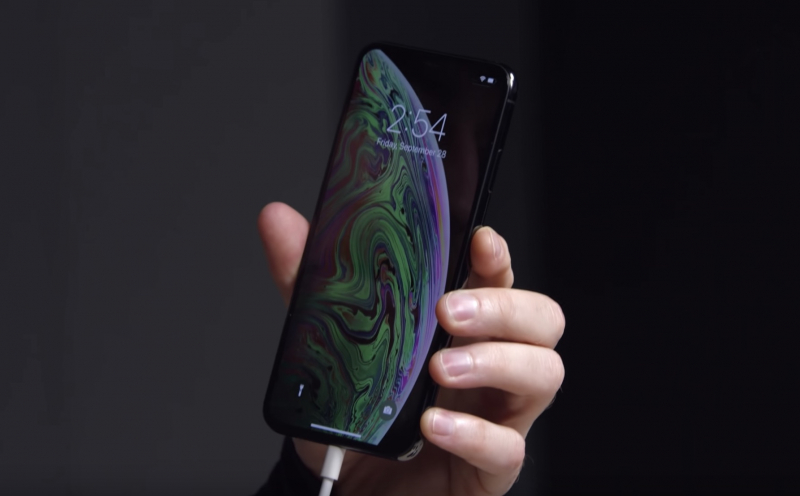 Thay cáp nguồn iPhone XS giá rẻ uy tín