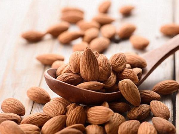 Almonds-protein-rich-foods