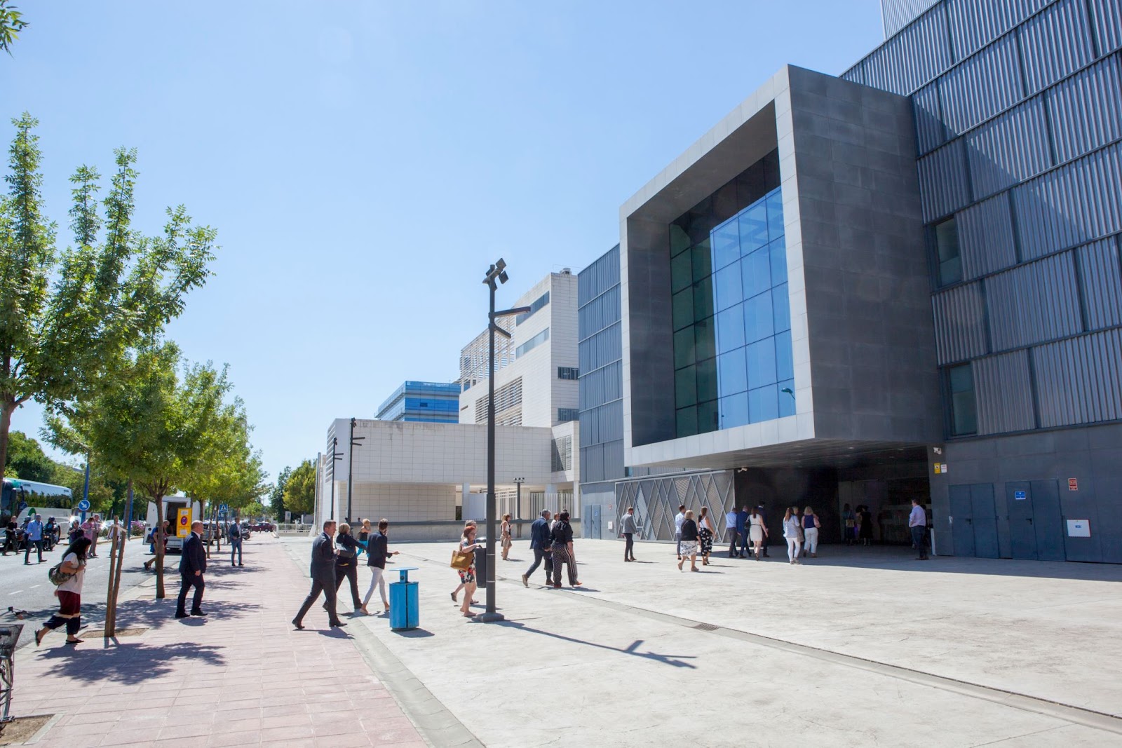 Público accediendo a los eventos en Cartuja Center CITE.