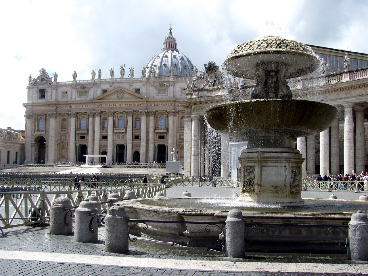 the-vatican-city-2548624_1280.jpg