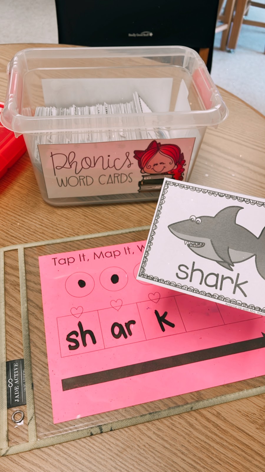 Phonics Word Cards - Teach phonics with visuals to help learners as they learn new phonics patterns.