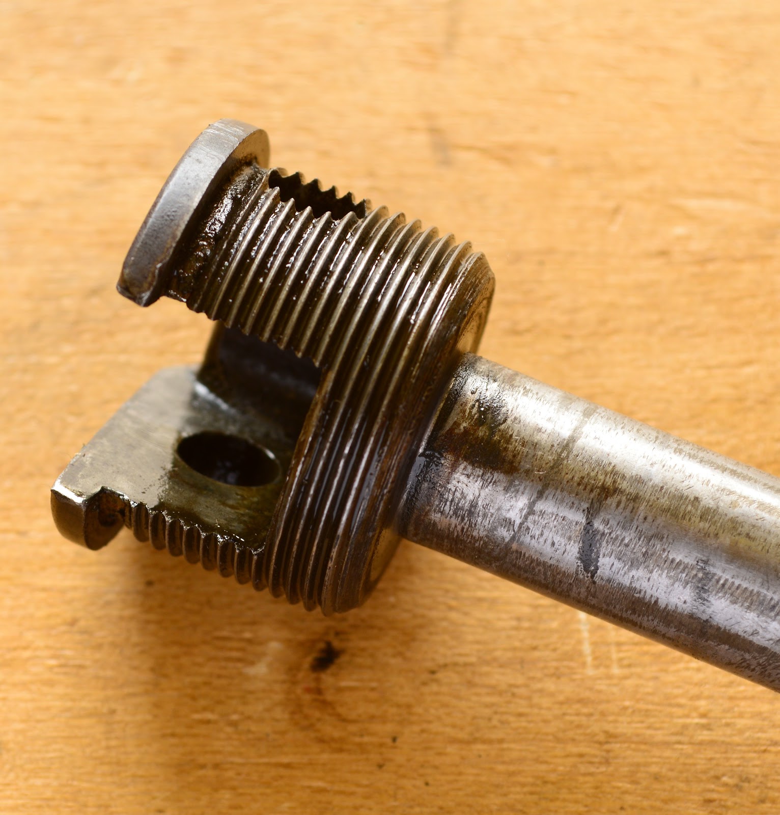 end plug and guide rod