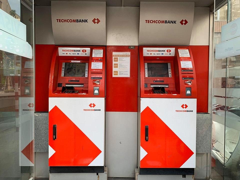 Cách chuyển tiền qua ATM Techcombank mà không phải ai cũng biết