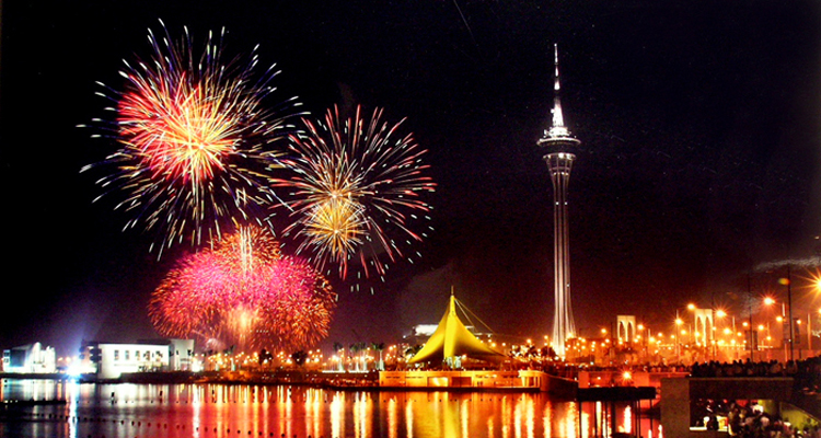 Pesta kembang api di Macao (hulutrip.com)