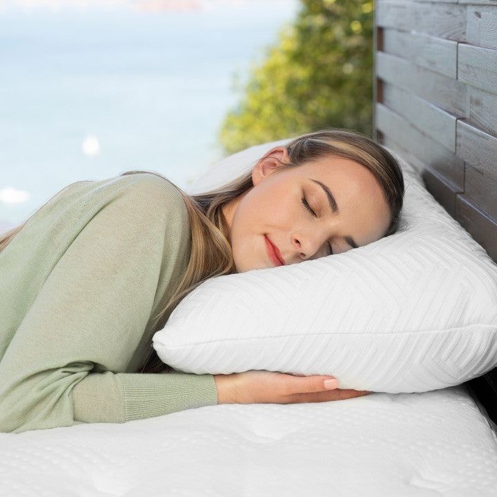 • Perfect mix of contouring comfort and support • The comfortable height helps you sleep soundly, however you sleep • Cooling gel-infused foam fill conforms closely to your head and neck, and gives a cooler sleep • Removable and washable bamboo cover