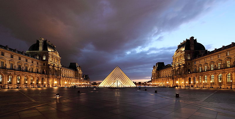 File:Louvre at dusk2.JPG
