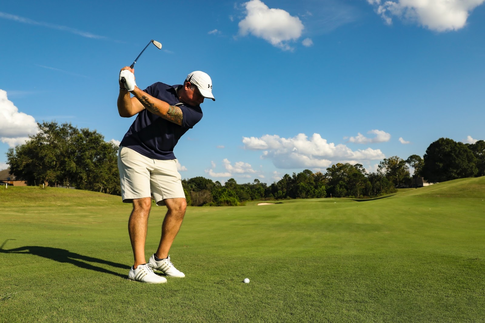 golfer shifting his weight