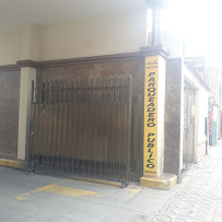 4223+W4P, C. Gran Colombia, Cuenca