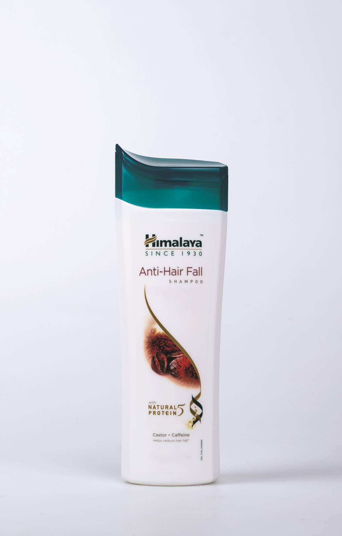 Le shampooing Himalaya Anti-chute  nourrit vos cheveux, entraînant une réduction visible de leur chute.