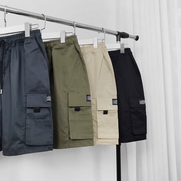 quần short đi giày gì