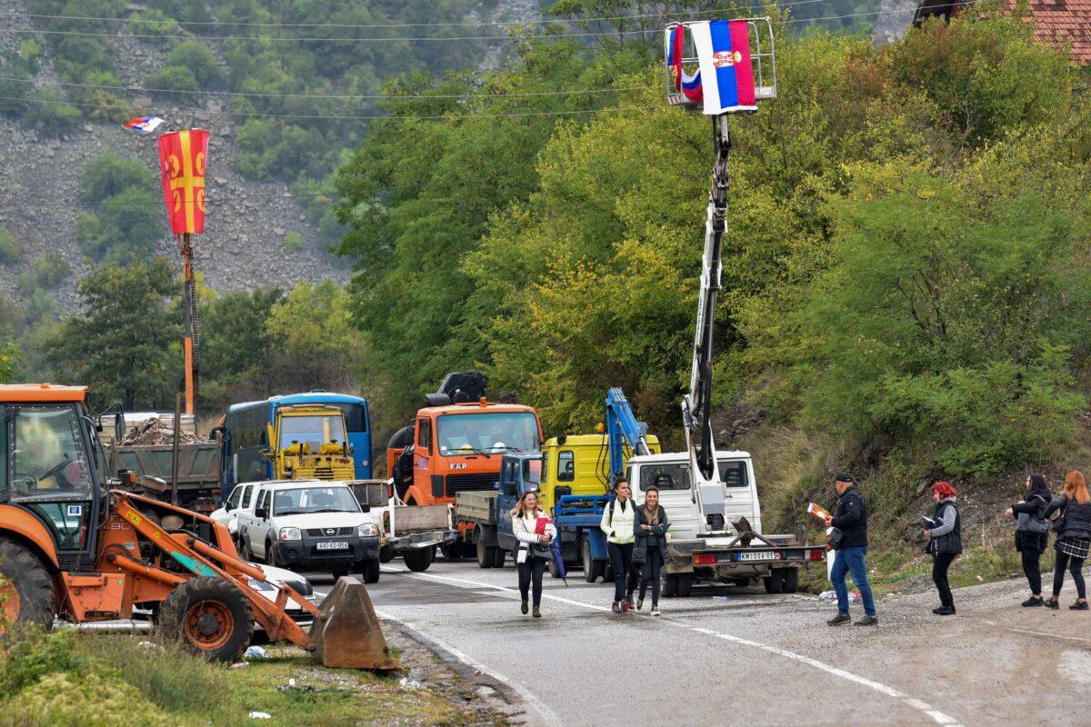 https://www.epochtimesviet.com/wp-content/uploads/2022/07/Kosovo-Serbia-border-1200x800-1.jpg