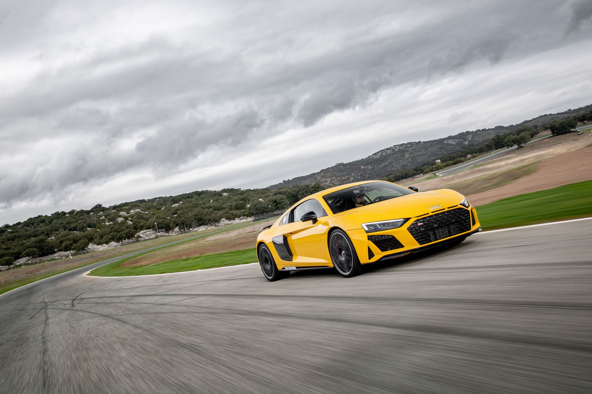 Audi R8 V10 Performance - Back and Better than Before - Xtreme Xperience