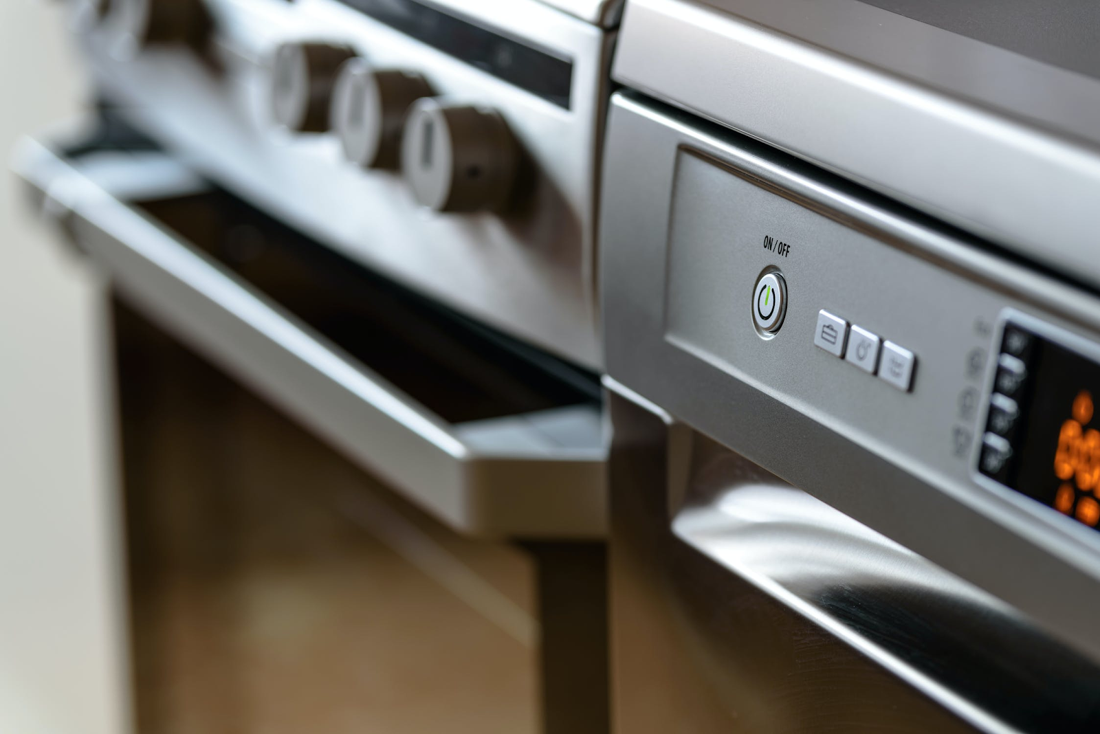 Factors You Need to Consider When Buying an Industrial Oven