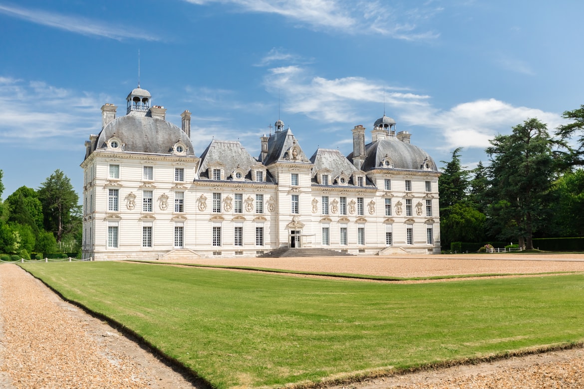 10 Best Castles To Visit In France